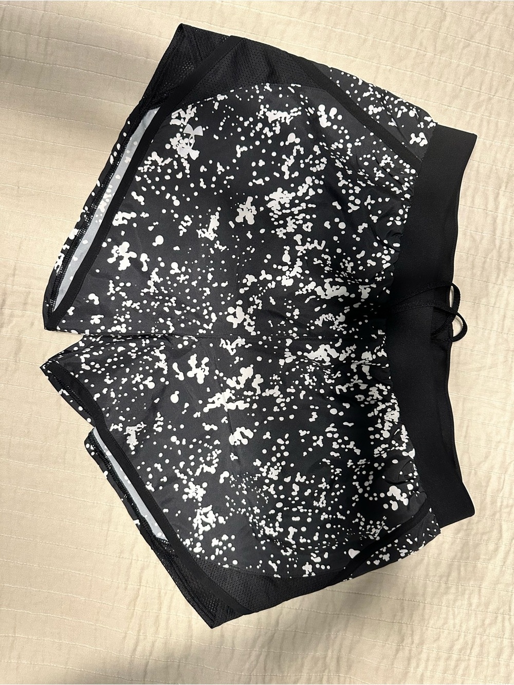 Women’s Under Armour Bundle - Medium - Picture 8 of 10